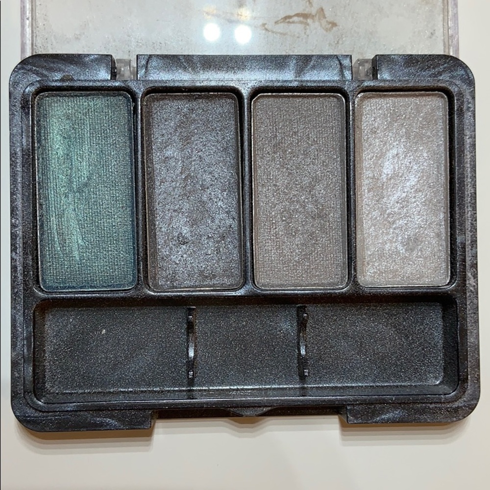 Eyeshadow pallets